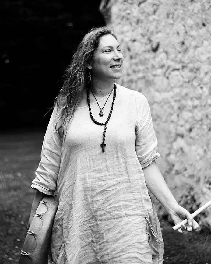 Julie Perrier, medium et énergéticienne, intervention dans le Perche avec Natacha David